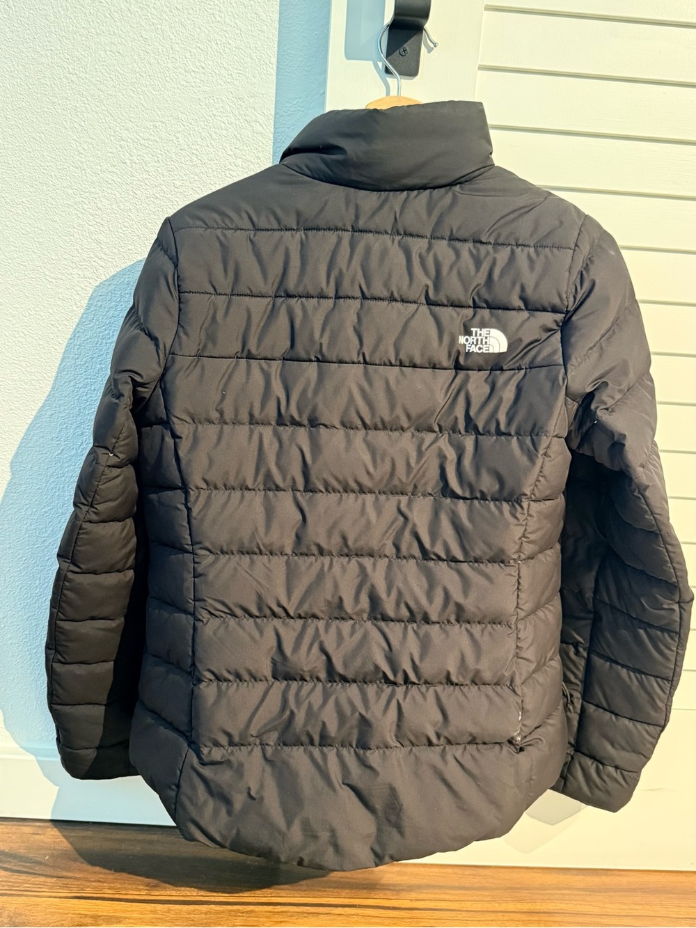 The North Face Women's Black Quilted Puffer Jacket - Picture 4 of 4